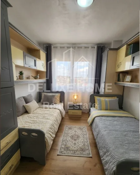 Tirane, jepet me qera apartament 2+1 Kati 3, 89 m² 