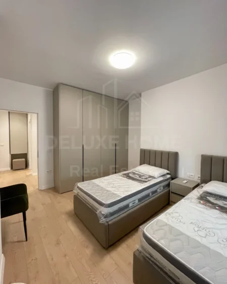Tirane, jepet me qera apartament 2+1 Kati 5, 95 m² 950 € (Rruga Kavajes)