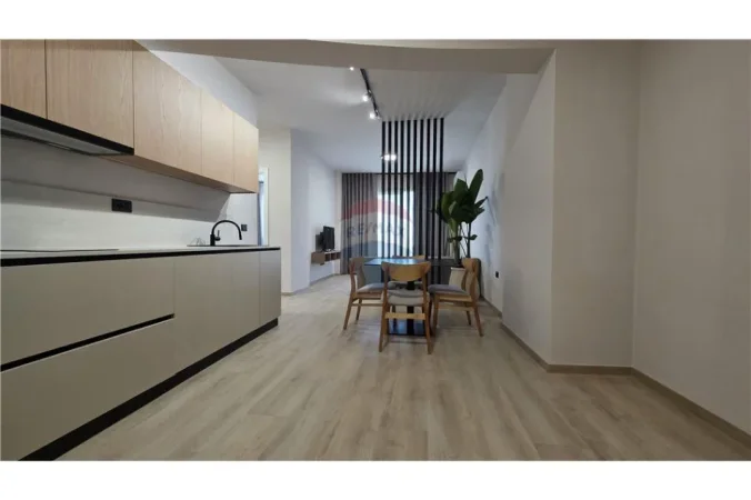 Vlore, shitet apartament 1+1 Kati 4, 77 m² 195.000 € (Rruga Azem Sulo, Lungomare, Vlore)