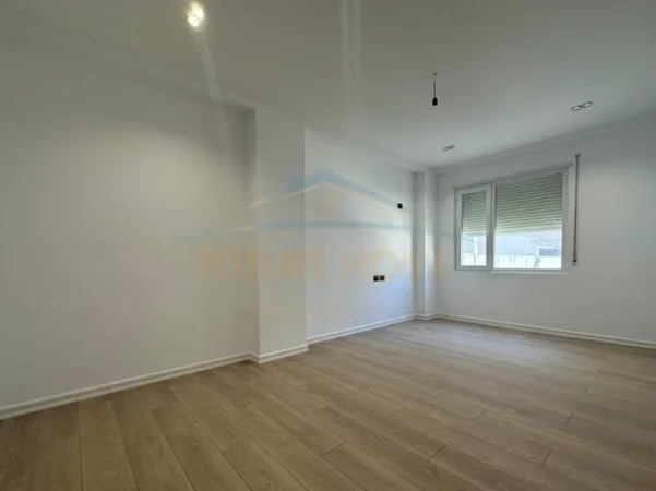 Tirane, shitet apartament 2+1+Ballkon Kati 11, 110 m² 130.000 € (FRESK)