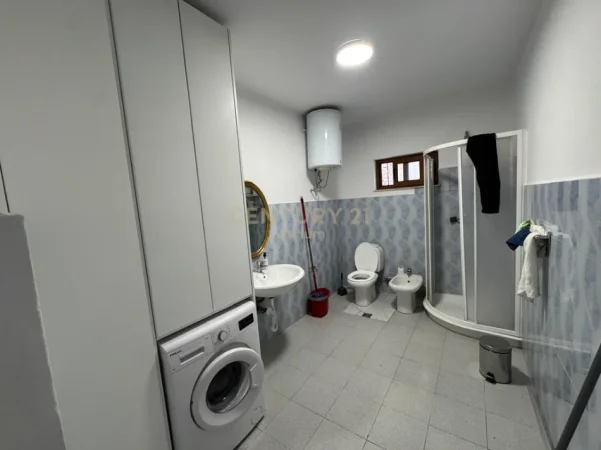 Tirane, jepet me qera shtepi 1+1 Kati 0, 71 m² 500 € (shkoze)