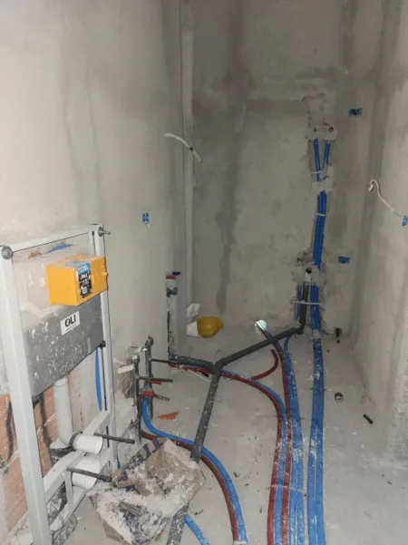 Tirane, shitet apartament 2+1+Aneks+Ballkon Kati 1, 100 m² 