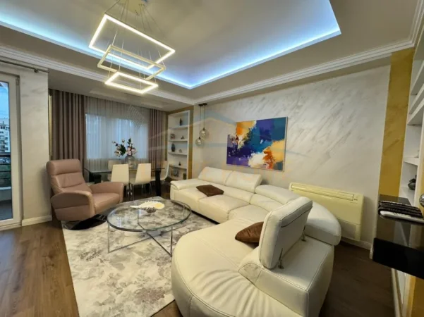 Tirane, shitet apartament 2+1+Ballkon Kati 3, 120 m² 360.000 € (LIQENI I THATE)