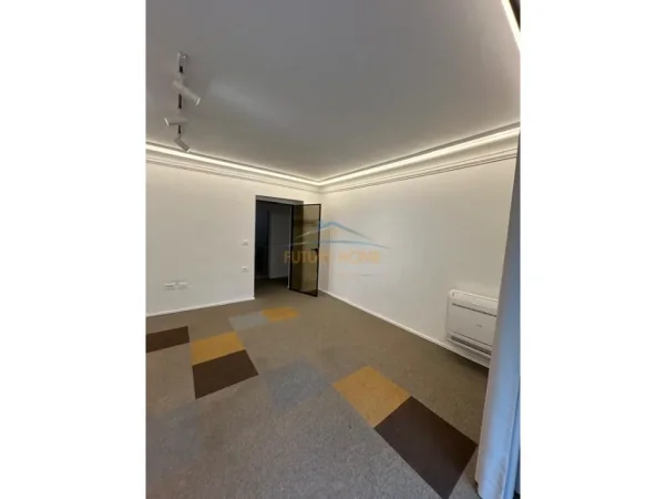 Tirane, jepet me qera ambjent biznesi Kati 2, 130 m² 1.500 € (21 dhjetori)