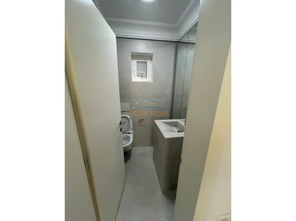 Tirane, jepet me qera ambjent biznesi Kati 2, 130 m² 1.500 € (21 dhjetori)