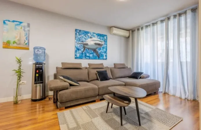 Tirane, jepet me qera apartament 2+1 Kati 3, 91 m² 950 € (rruga perlat rexhepi)