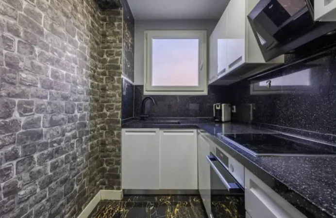 Tirane, jepet me qera apartament 2+1 Kati 3, 91 m² 950 € (rruga perlat rexhepi)
