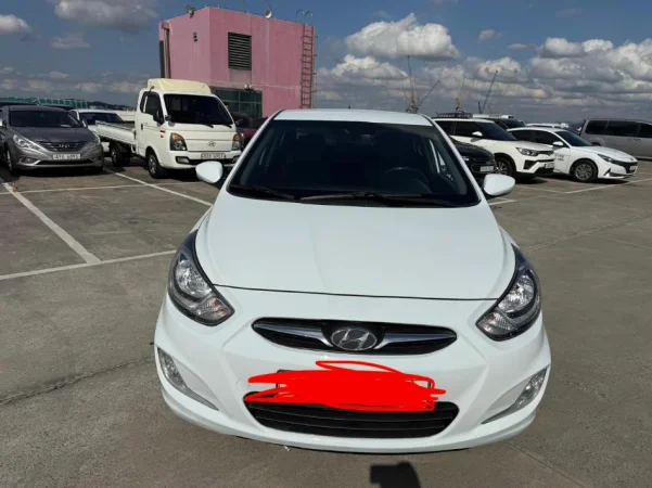 Tirane, shitet makine Hyundai Accent Nafte, e bardhë automatik Kondicioner 203.000 km 5.800 €