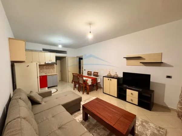 Tirane, jepet me qera apartament 2+1+Ballkon Kati 5, 103 m² 530 € (unaza e re)