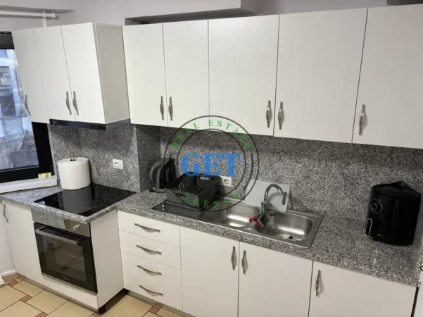 Durres, jepet me qera apartament 1+1 Kati 2, 70 m² 350 € (Stacioni Trenit)