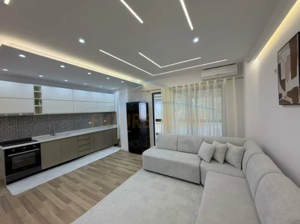 Tirane, shitet apartament 1+1+Ballkon Kati 1, 72 m² 120.000 € (YZBERISHT)
