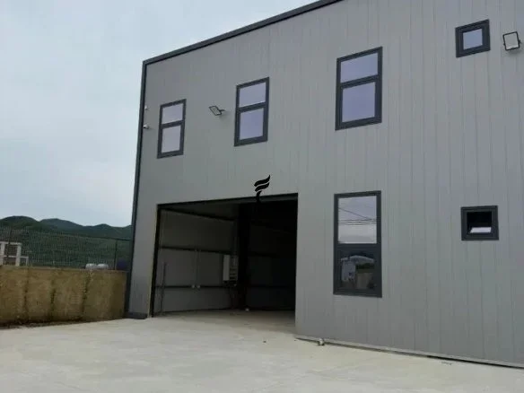 Tirane, jepet me qera magazine Kati 0, 1.300 m² 4.200 € (VAQARR)