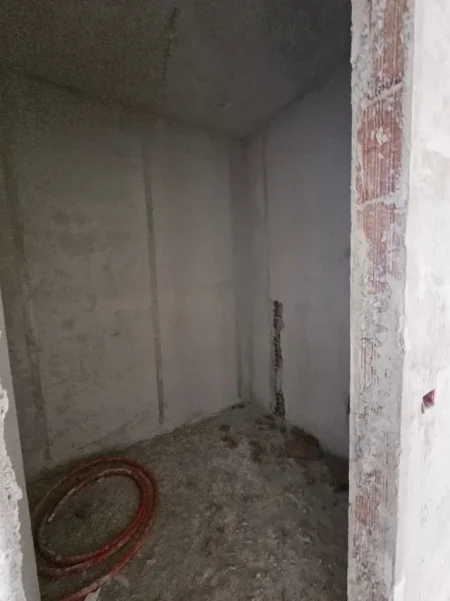 Tirane, shitet apartament 2+1+Ballkon Kati 5, 111 m² 116.000 € (Paskuqan)