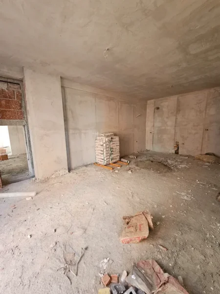 Tirane, shitet apartament 2+1+Ballkon Kati 5, 111 m² 116.000 € (Paskuqan)