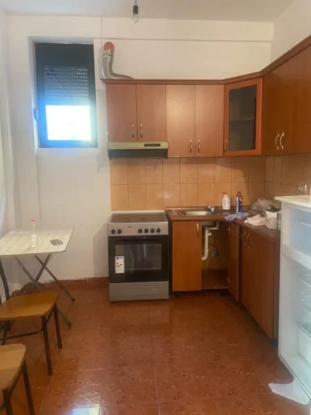 Tirane, jepet me qera garsonier Kati 1, 38 m² 230 € (Kadri kerciku)