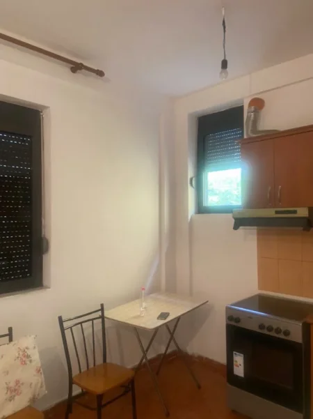 Tirane, jepet me qera garsonier Kati 1, 38 m² 230 € (Kadri kerciku)