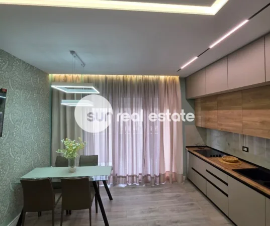 Shkoder, jepet me qera apartament 2+1+Ballkon Kati 3, 108 m² (PREK CALI)