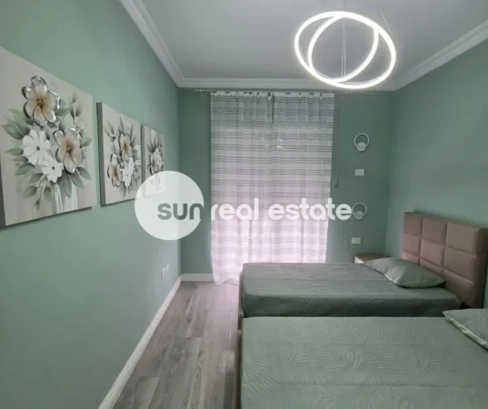 Shkoder, jepet me qera apartament 2+1+Ballkon Kati 3, 108 m² (PREK CALI)