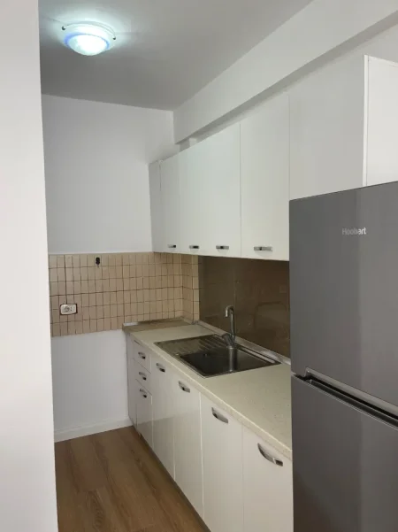 Tirane, shitet apartament 1+1 Kati 6, 165.000 € (rruga Ndre Mjeda)