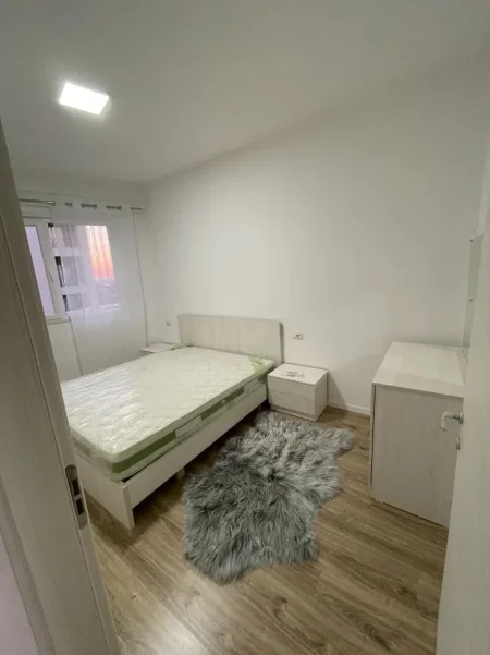 Tirane, jepet me qera apartament 1+1 Kati 6, 70 m² 600 € (KOMPLEKSI AURA)