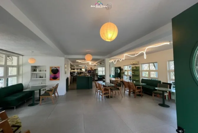 Tirane, jepet me qera lokal Kati 0, 300 m² 2.800 € (Liqeni artificial)