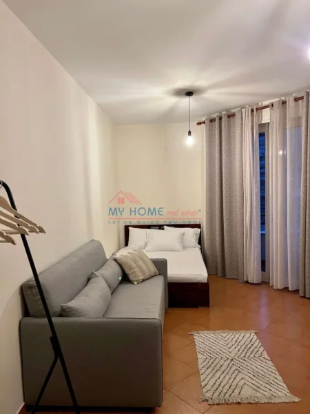 Tirane, jepet me qera garsonier 1+1 Kati 4, 35 m² 550 € (Rruga e Elbasanit)