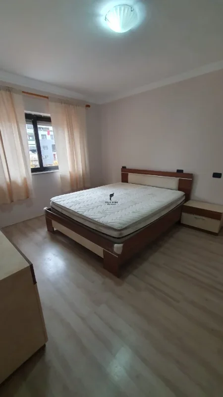 Tirane, jepet me qera apartament 1+1 Kati 5, 60 m² 600 € (MYSLYM SHYRI)