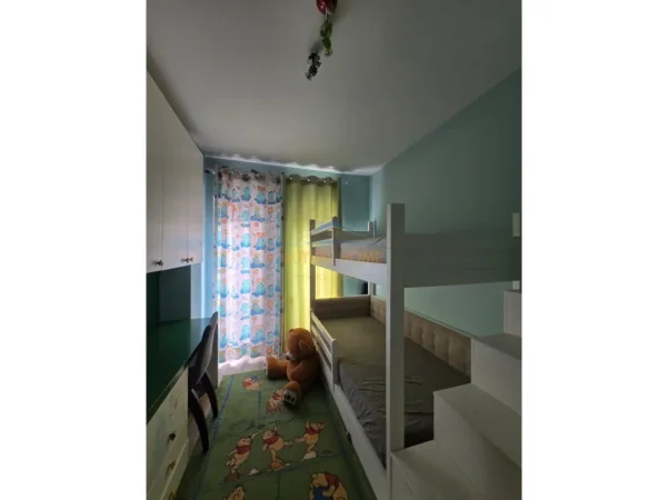 Tirane, jepet me qera apartament 2+1+Ballkon Kati 4, 75 m² 600 € (Rruga Frosina Plaku)
