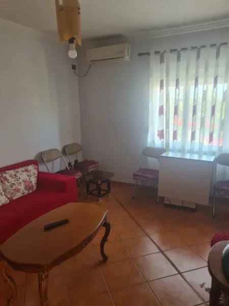 Tirane, jepet me qera apartament 1+1 , 400 € (rruga 5 maji , rruga ferit xhajko)