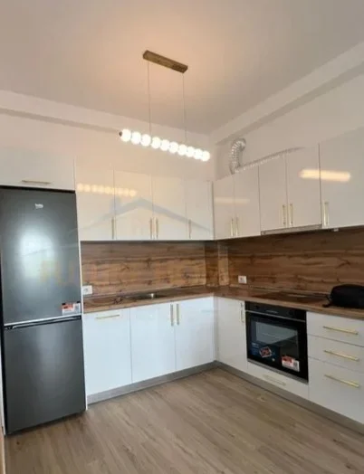 Tirane, jepet me qera apartament 1+1+Ballkon Kati 4, 75 m² 550 € (Urban Gate)