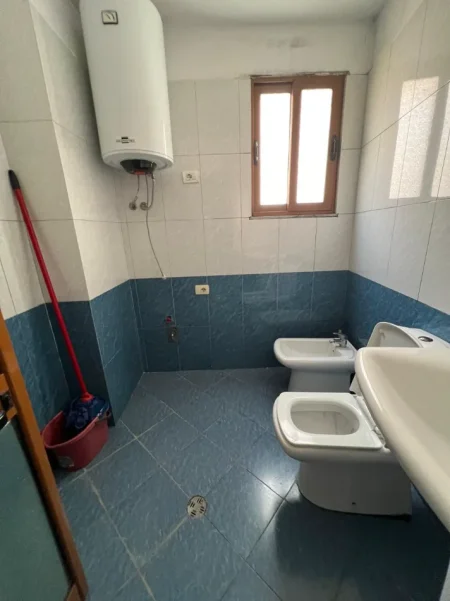 🏡 Jepet me Qera Apartament 3+1+2 ne Astir , SUPER SHPI , PALLAT ME ASHENSOR,  500 EURO