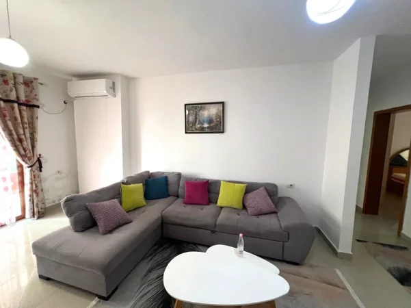 🏡 Jepet me Qera Apartament 3+1+2 ne Astir , SUPER SHPI , PALLAT ME ASHENSOR,  500 EURO
