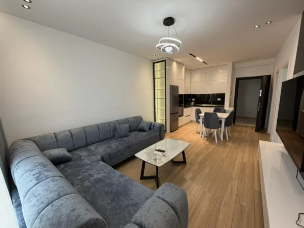 Tirane, jepet me qera apartament 1+1 Kati 6, 