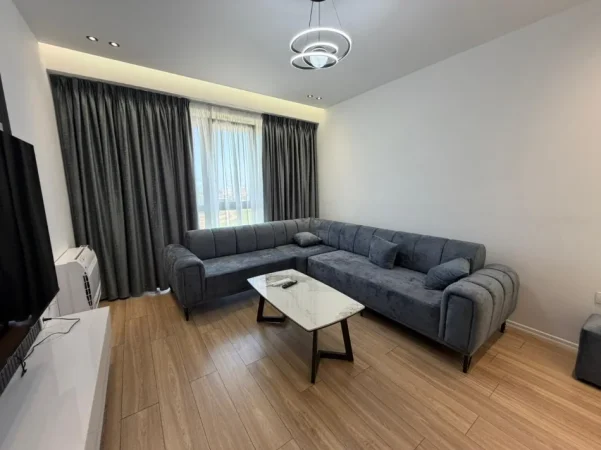 Tirane, jepet me qera apartament 1+1 Kati 6, 
