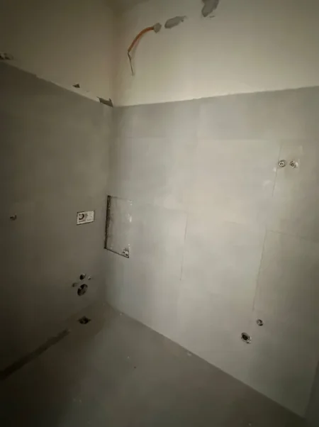 Tirane, shitet apartament 1+1 Kati 2, 76 m² (tirana porta e re)