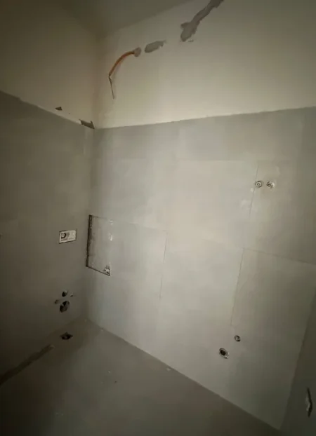 Tirane, shitet apartament 1+1 Kati 2, 76 m² (tirana porta e re)
