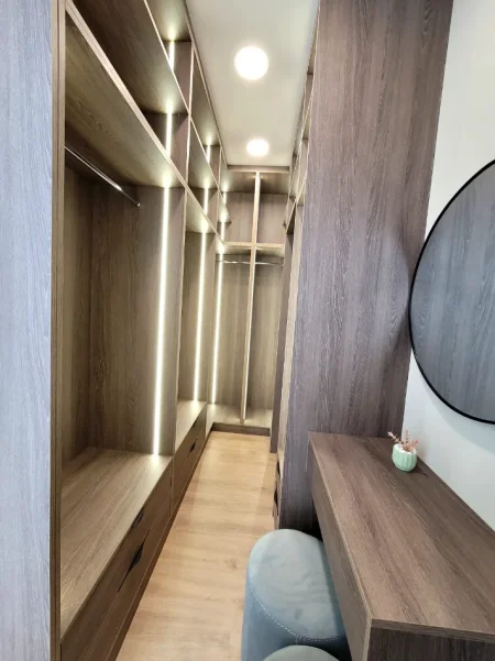 Tirane, jepet me qera Vile 3+1 , 275 m² 5.000 € (Liqeni i Thatë)