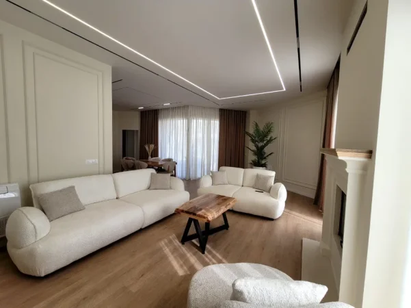 Tirane, jepet me qera Vile 3+1 , 275 m² 5.000 € (Liqeni i Thatë)