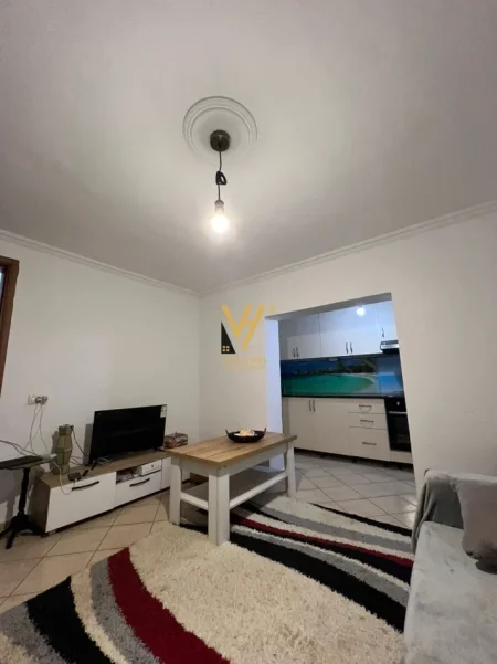 Tirane, jepet me qera apartament 2+1+Ballkon Kati 3, 120 m² 570 € (MATERNITETI I RI)