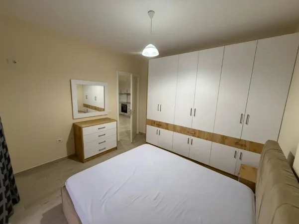 📣 QERA Apartament 1+1 Me Parkim 📍 Sauk Prane Rrethrrotullimit ✨ 💶 Cmimi 40.000 Leke/Muaj