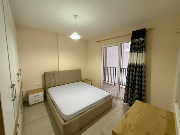 📣 QERA Apartament 1+1 Me Parkim 📍 Sauk Prane Rrethrrotullimit ✨ 💶 Cmimi 40.000 Leke/Muaj