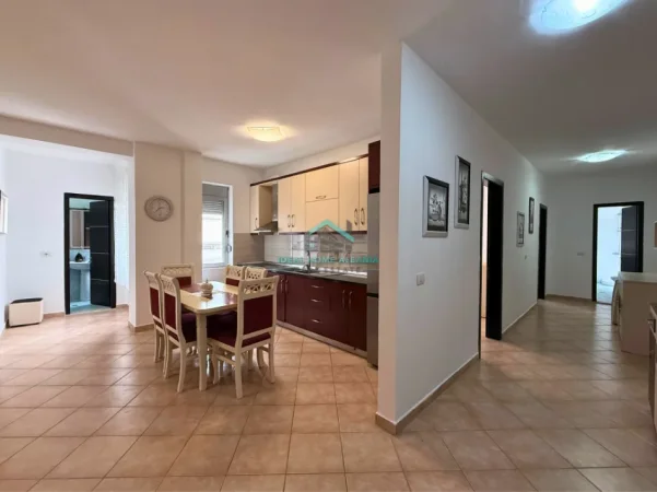 Vlore, shitet apartament 3+1+Ballkon Kati 4, 125 m² 210.000 € (Lungomare, vlore)