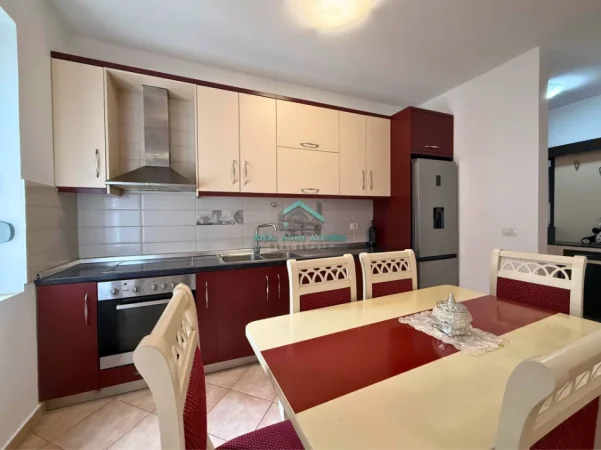 Vlore, shitet apartament 3+1+Ballkon Kati 4, 125 m² 210.000 € (Lungomare, vlore)