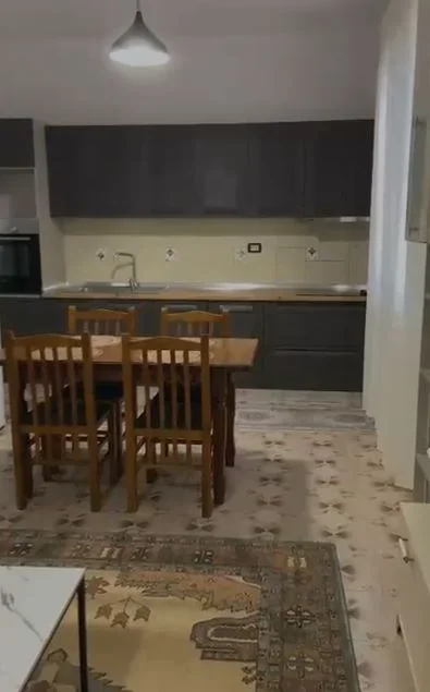 🏡 JEPET ME QERA APARTAMENT 1+1 NE 5 MAJI (PAS CONCORD),  400 EURO