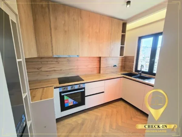 Tirane, shitet apartament 2+1+Aneks+Ballkon Kati 7, 101 m² 260.000 € (Pallati me Shigjeta)