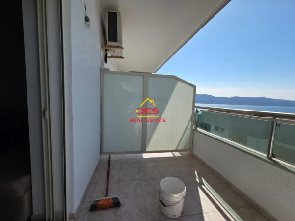 Shqiperi, jepet me qera apartament 1+1+Ballkon Kati 4, 70 m² 300 € (Rruga Dhimitër Konomi)