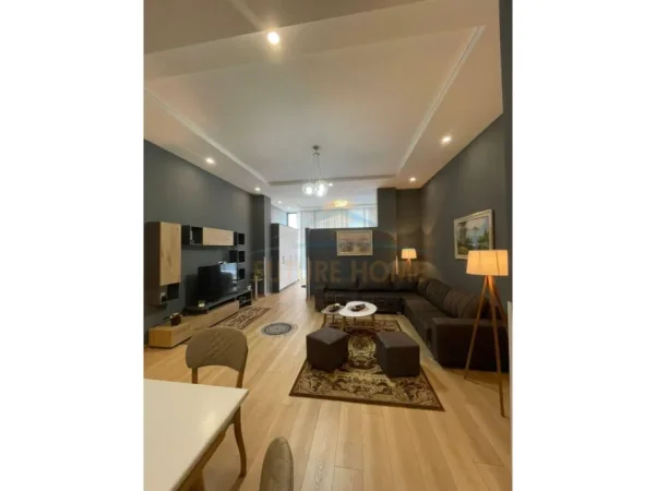 Tirane, jepet me qera apartament 1+1 Kati 1, 110 m² 500 € (LIQENI I THATE , Rruga Peti)