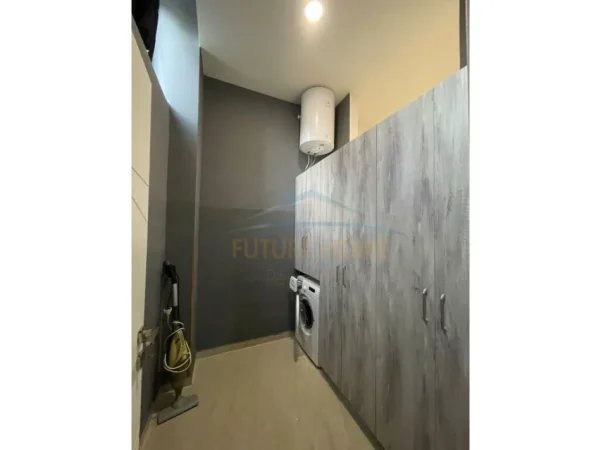 Tirane, jepet me qera apartament 1+1 Kati 1, 110 m² 500 € (LIQENI I THATE , Rruga Peti)
