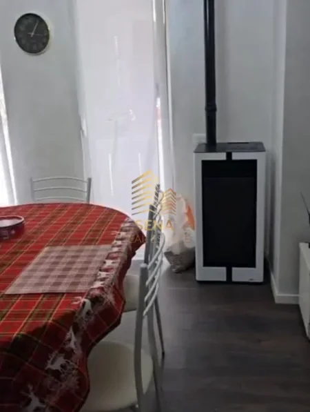 Tirane, jepet me qera apartament 2+1+Ballkon Kati 3, 100 m² 50.000 € (Fresk)