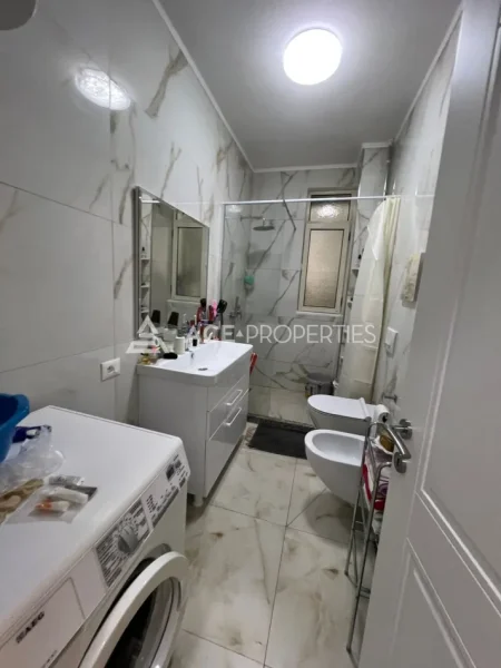 Durres, shitet apartament 2+1+Ballkon Kati 2, 130 m² 177.000 € (Durres,Plazh)